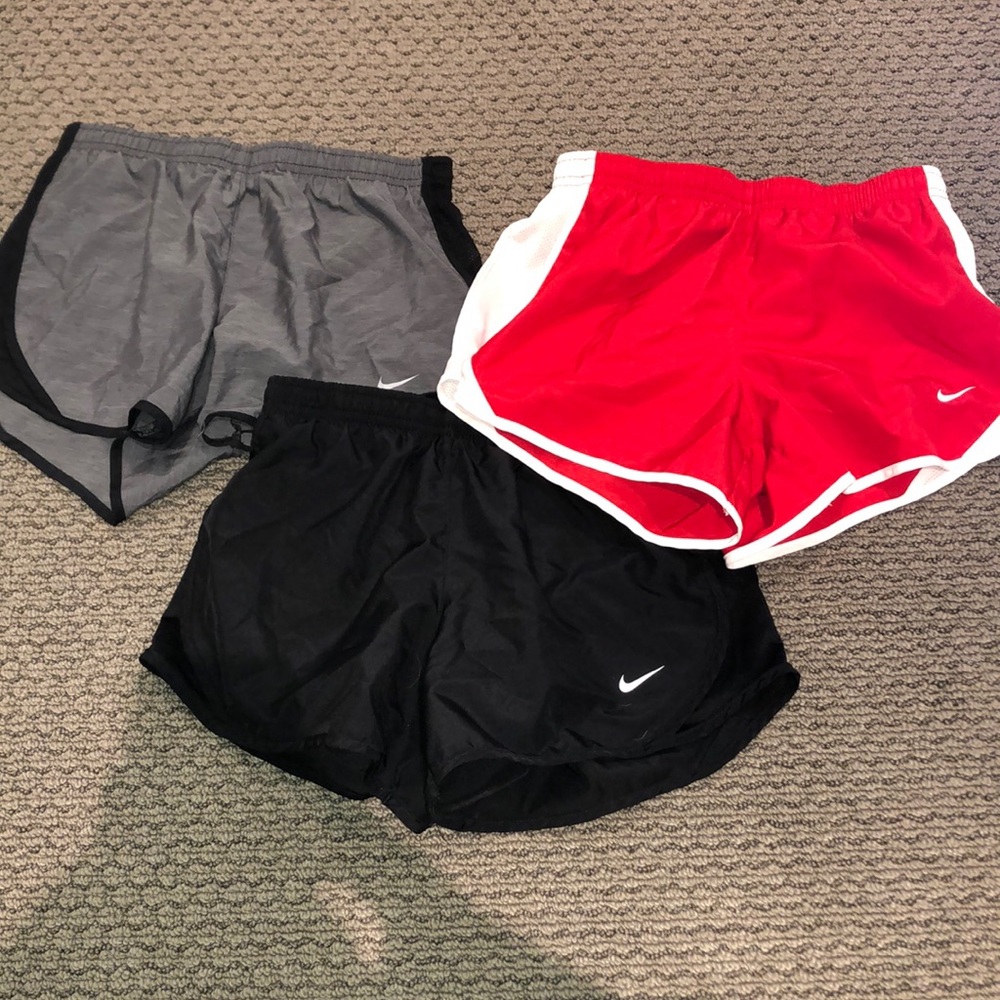 Nike shorts (3)